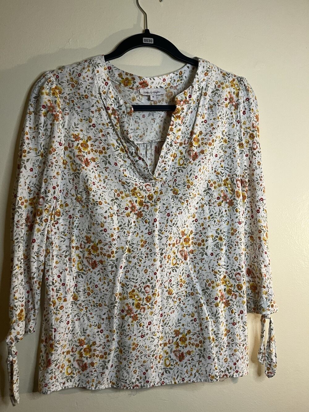 ROSE & TYME BLOUSE SIZE M WOMENS FLORAL PRINT